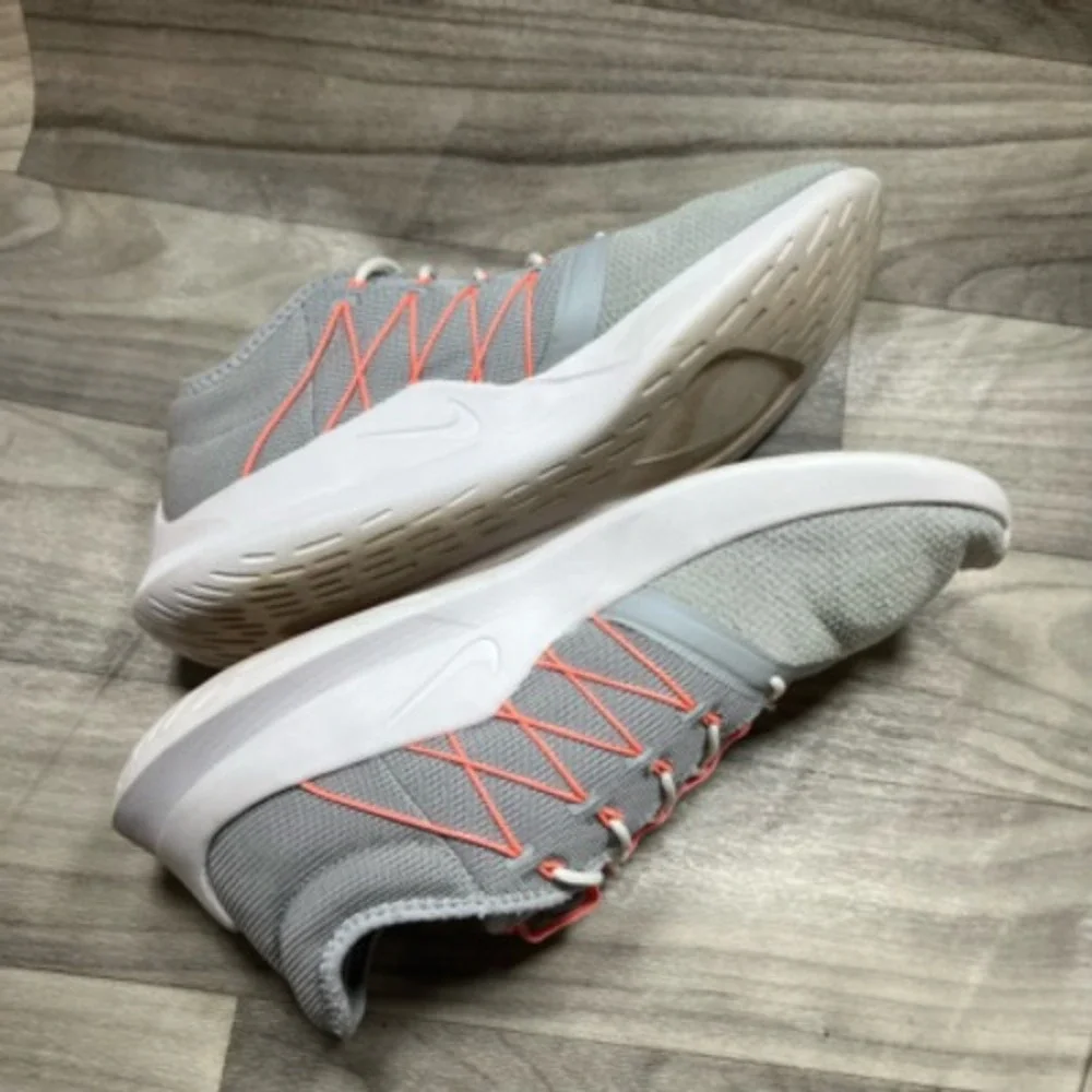 Nike Womens VTR Sneakers Gray Coral AT4345-005 Mesh Lace Up Cushioned Ribbon 11M